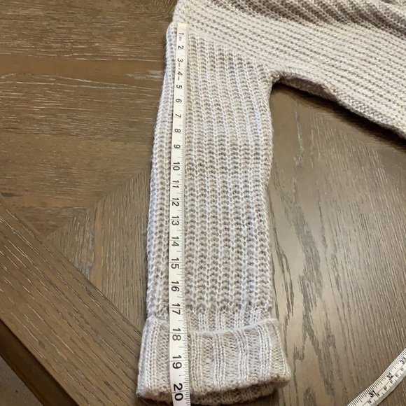 No Boundaries gray and silver metallic thread cropped pullover sweater Size M - Picture 16 of 16